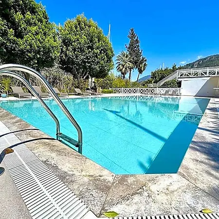 Marina Boutique Hotel 3*